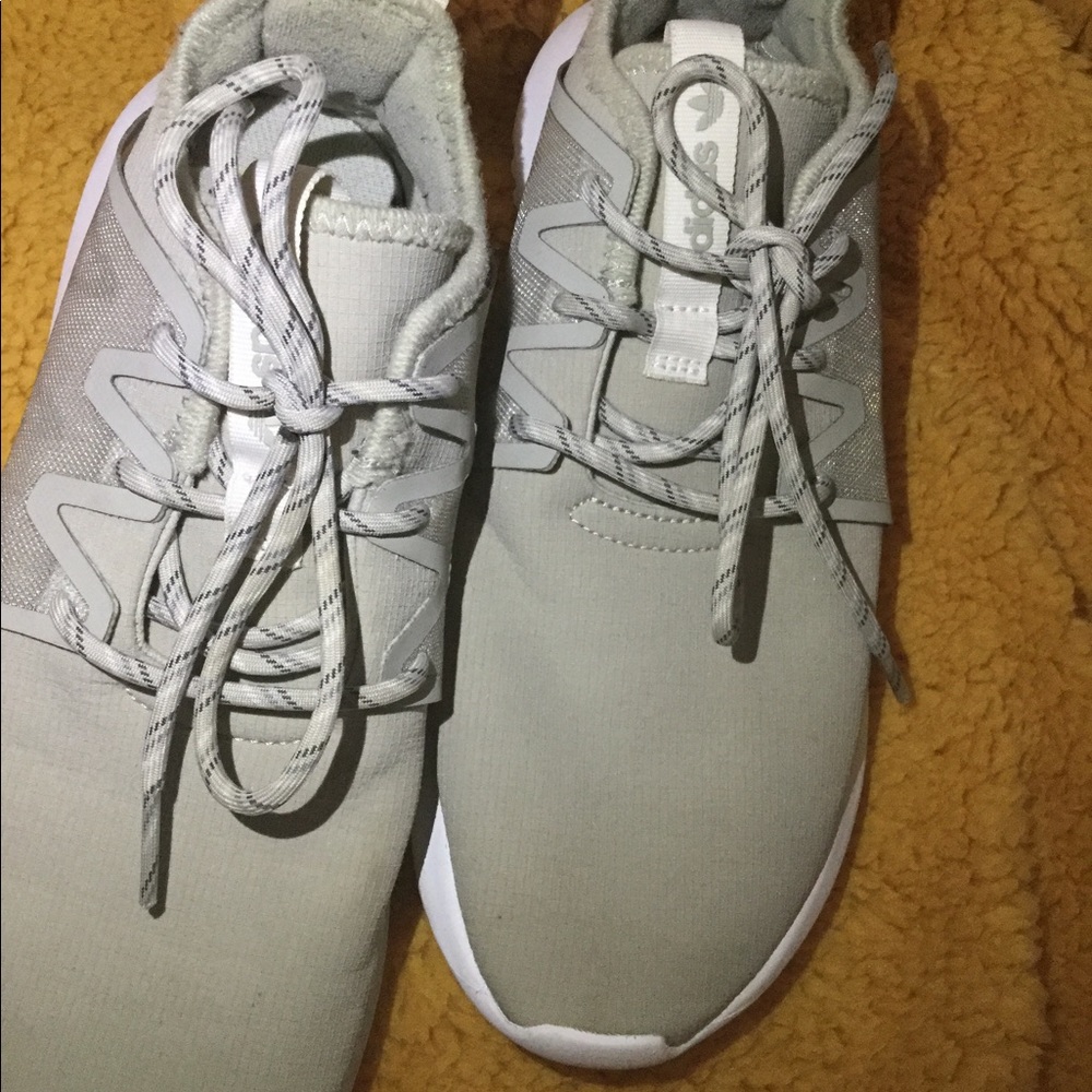 Light gray adidas - Picture 5 of 5